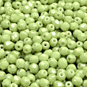 100ks České skleněné broušené ohňovky kulička 4mm bílá/ světle zelený listr