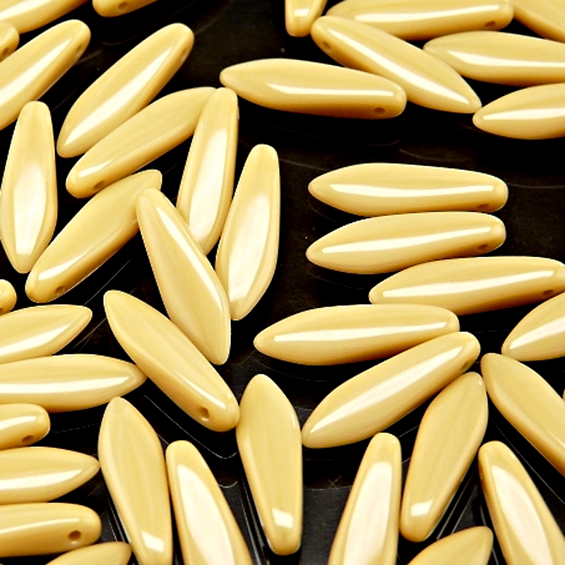 30ks České skleněné mačkané korálky jazýčky 5x16mm sytá béžová