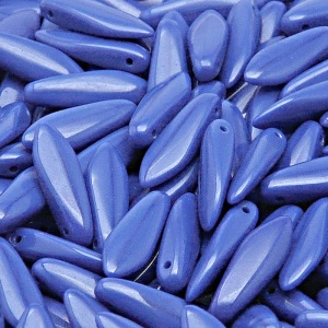 30ks České skleněné mačkané korálky jazýčky 5x16mm sytá mořská modrá