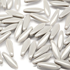 30ks České skleněné mačkané korálky jazýčky 5x16mm sytá světle šedá