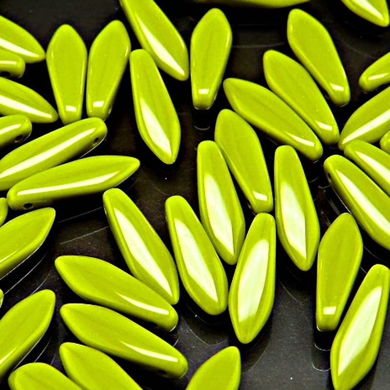 30ks České skleněné mačkané korálky jazýčky 5x16mm sytá olivově zelená