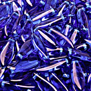 30ks České skleněné mačkané korálky jazýčky 5x16mm safír