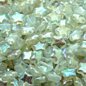 40ks České skleněné mačkané korálky hvězdička 8mm čirá/ zelená duha