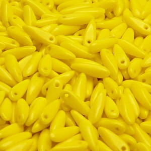 50ks České skleněné mačkané korálky jazýčky 3x11mm sytá žlutá