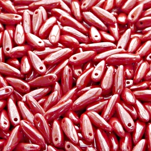 50ks České skleněné mačkané korálky jazýčky 3x11mm červený korál/ bílý listr