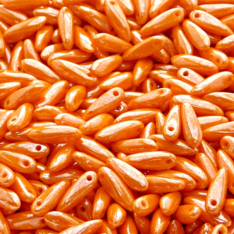 50ks České skleněné mačkané korálky jazýčky 3x11mm sytá oranžová/ bílý listr