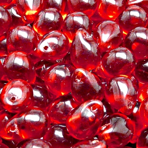 10ks České skleněné mačkané korálky kapky 10x14mm rubín