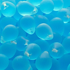 10ks České skleněné mačkané korálky kapky 10x14mm světlá akva mat