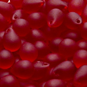 10ks České skleněné mačkané korálky kapky 10x14mm rubín mat