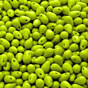 50ks České skleněné mačkané korálky kapky 4x6mm sytá olivově zelená