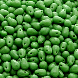50ks České skleněné mačkané korálky kapky 4x6mm sytá zelená