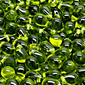30ks České skleněné mačkané korálky kapky 6x9mm olivín