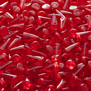 50ks České skleněné mačkané korálky trny 5x8mm rubín