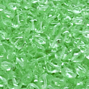 50ks České skleněné mačkané korálky srdíčko 6mm zelený peridot