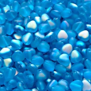 50ks České skleněné mačkané korálky srdíčko 6mm akva/ AB polopokov mat