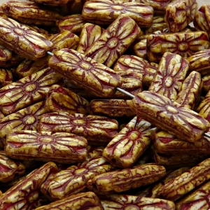 8ks České skleněné mačkané korálky obdelník 20x8mm bílá/ travertin s červeným zátěrem