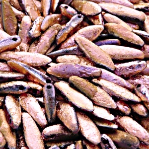 20ks České skleněné mačkané korálky jazýčky 5x16mm černá/ růžové capri celopokov leptané