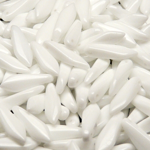 30ks České skleněné mačkané korálky jazýčky 5x16mm bílá