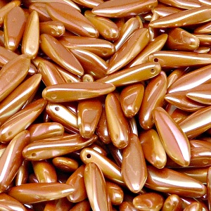 30ks České skleněné mačkané korálky jazýčky 5x16mm bílá/ apricot celopokov