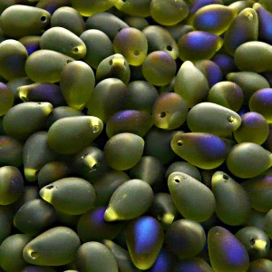 30ks České skleněné mačkané korálky kapky 6x9mm olivín/ azuro polopokov mat