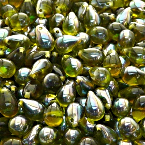 30ks České skleněné mačkané korálky kapky 6x9mm olivín/ celsian polopokov