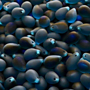 30ks České skleněné mačkané korálky kapky 6x9mm akva/ azuro polopokov mat