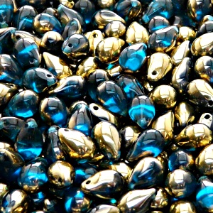 30ks České skleněné mačkané korálky kapky 6x9mm akva/ zlato polopokov