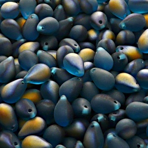 30ks České skleněné mačkané korálky kapky 6x9mm akva/ santander polopokov mat