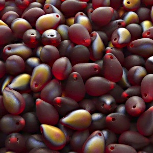 30ks České skleněné mačkané korálky kapky 6x9mm rubín/ santander polopokov mat